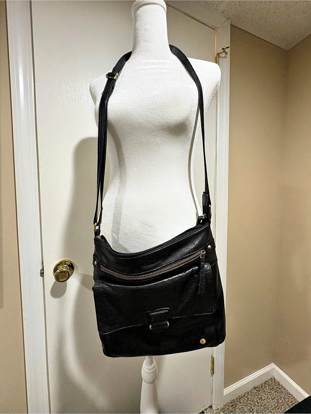 Lederbuck Black Leather Crossbody Bag
